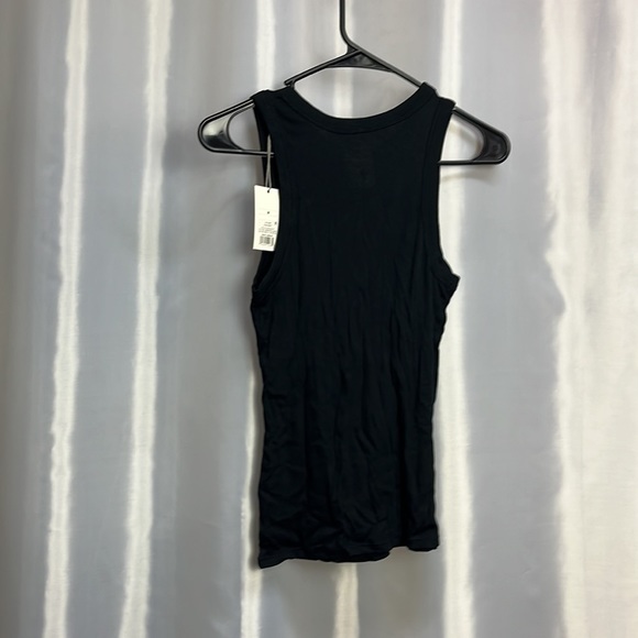 A new day women’s top. 1568 - Picture 2 of 7